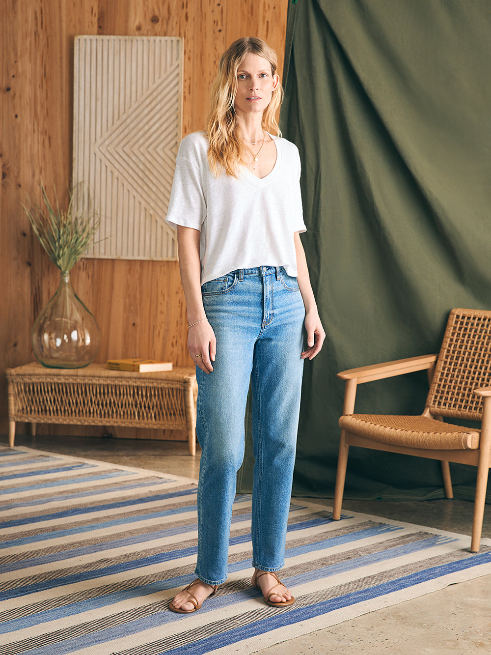 Linen V Neck Tee by Faherty in White