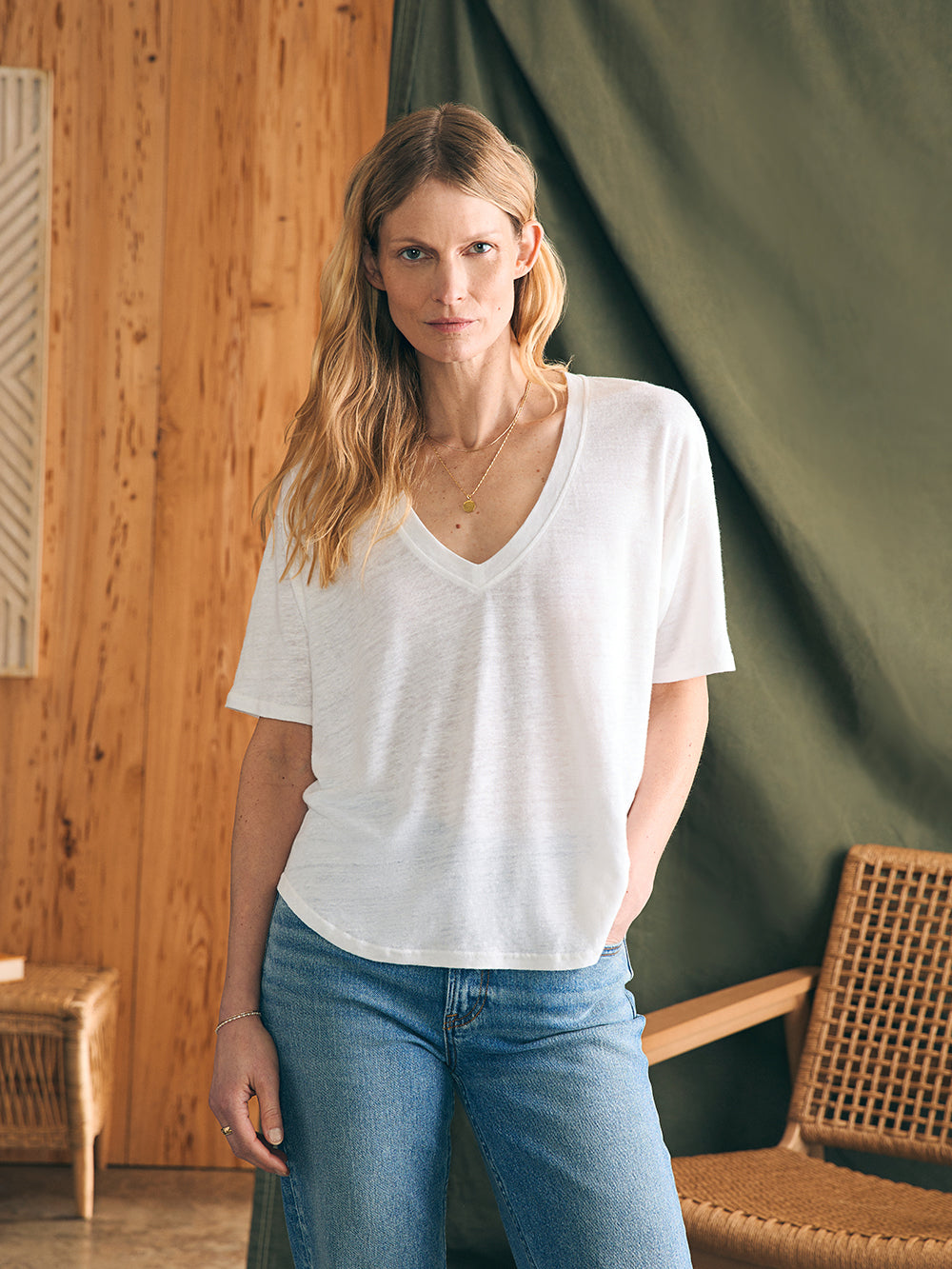 Linen V Neck Tee by Faherty in White