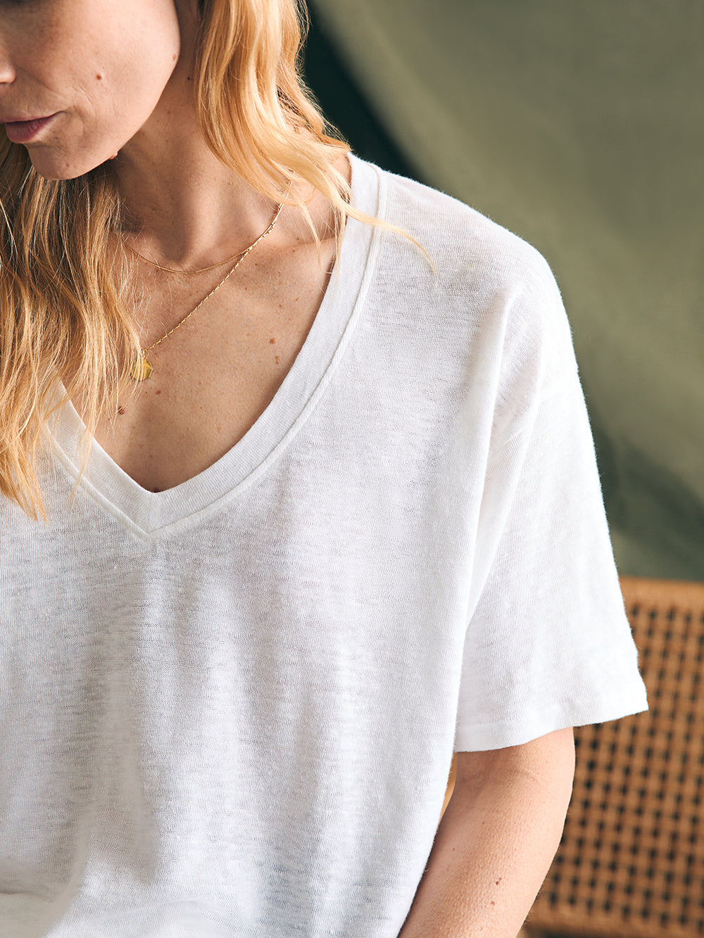 Linen V Neck Tee by Faherty in White