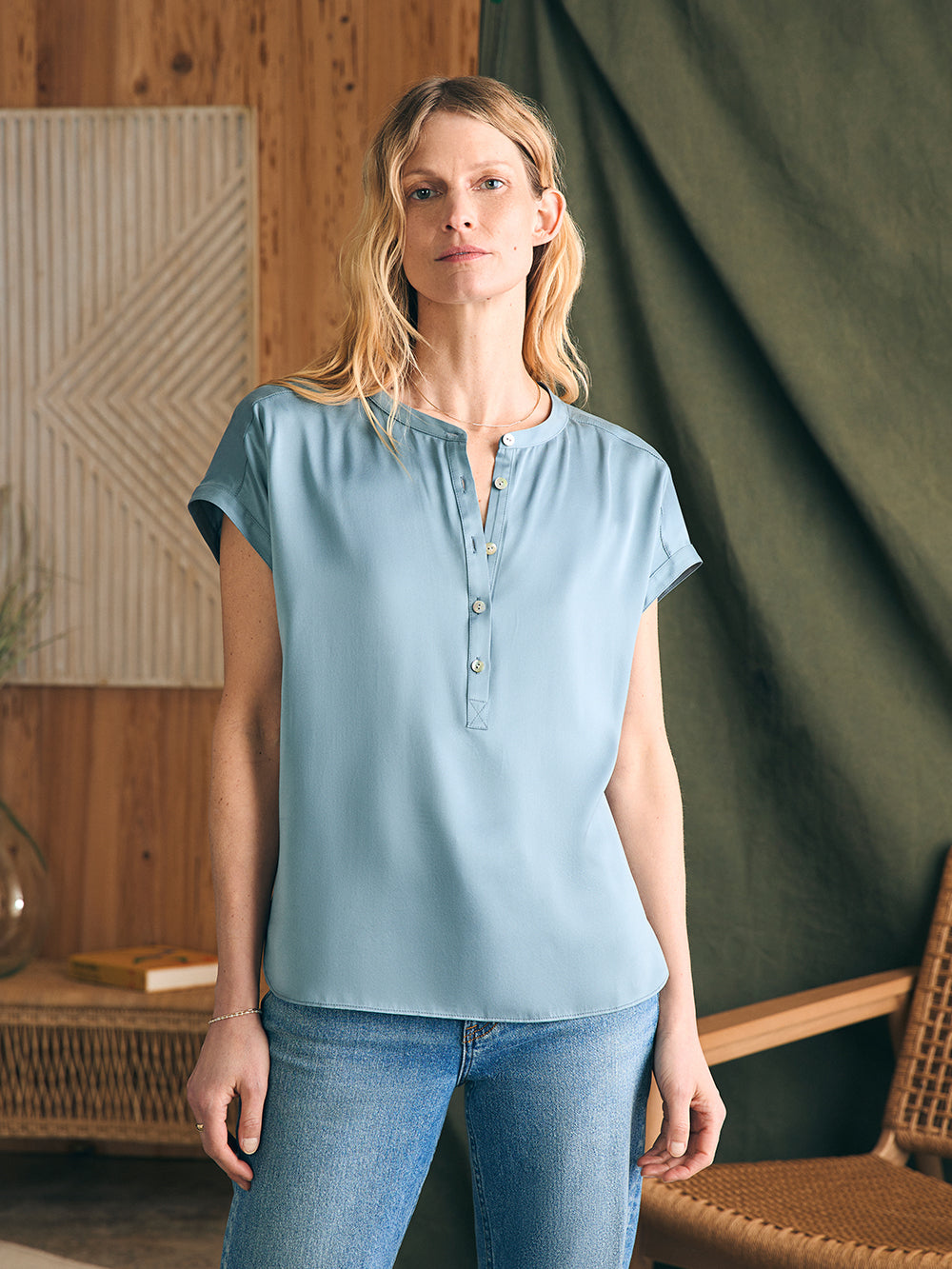 Sandwashed Silk Desmond Top by Faherty in Lead