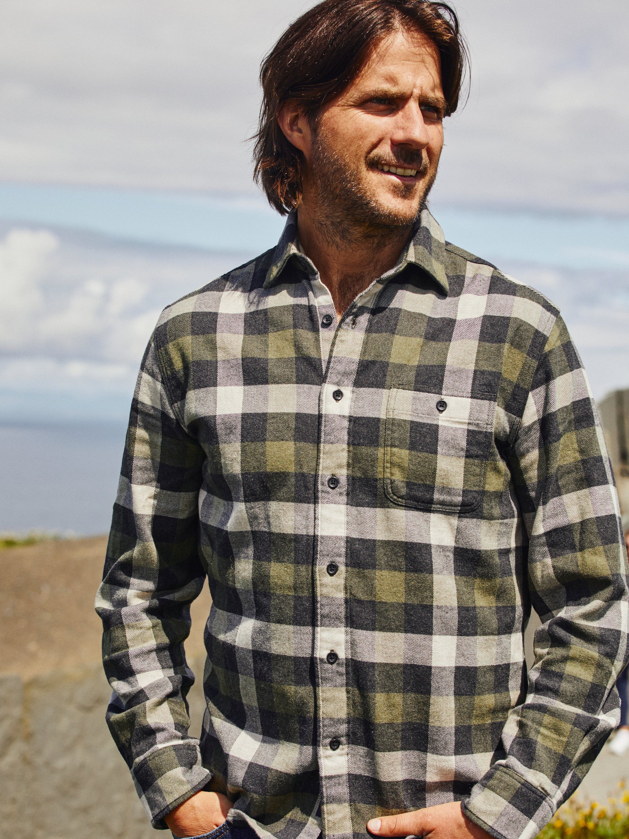 The Super Brushed Flannel By Faherty In Ten Mile Buffalo