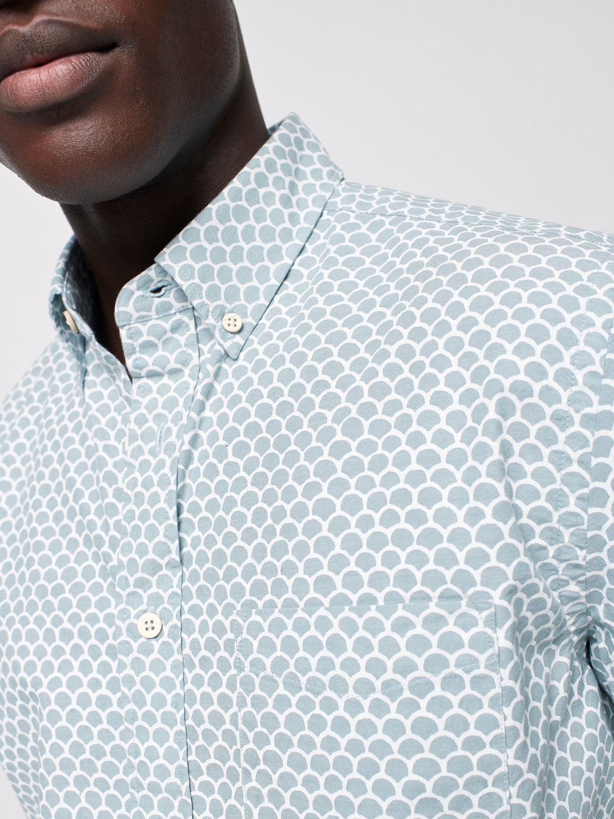 Short Sleeve Stretch Playa Shirt - Jade Fishscale